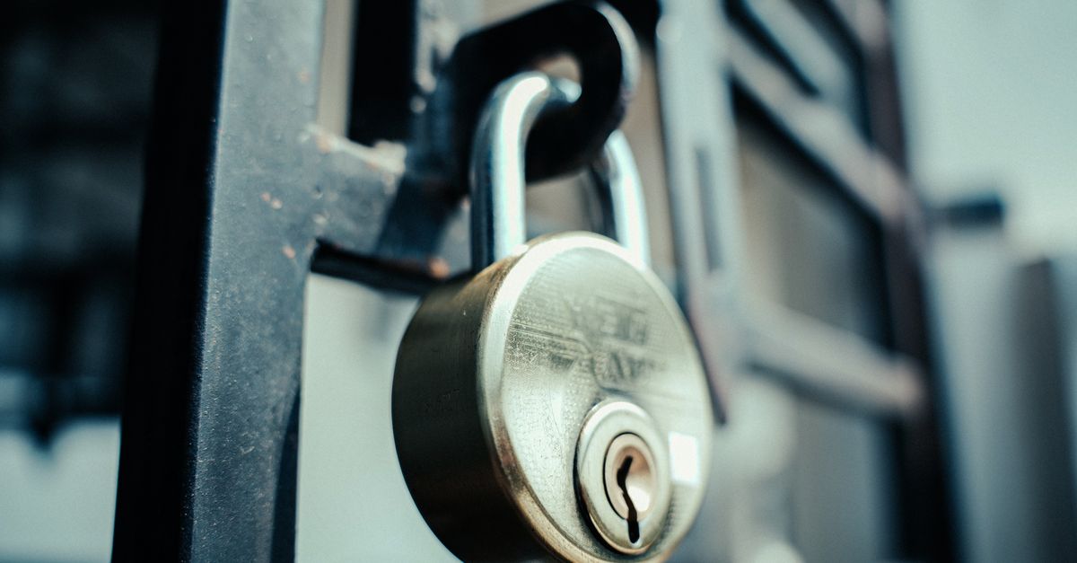 locksmith service technician — White Plains Rd Locksmith